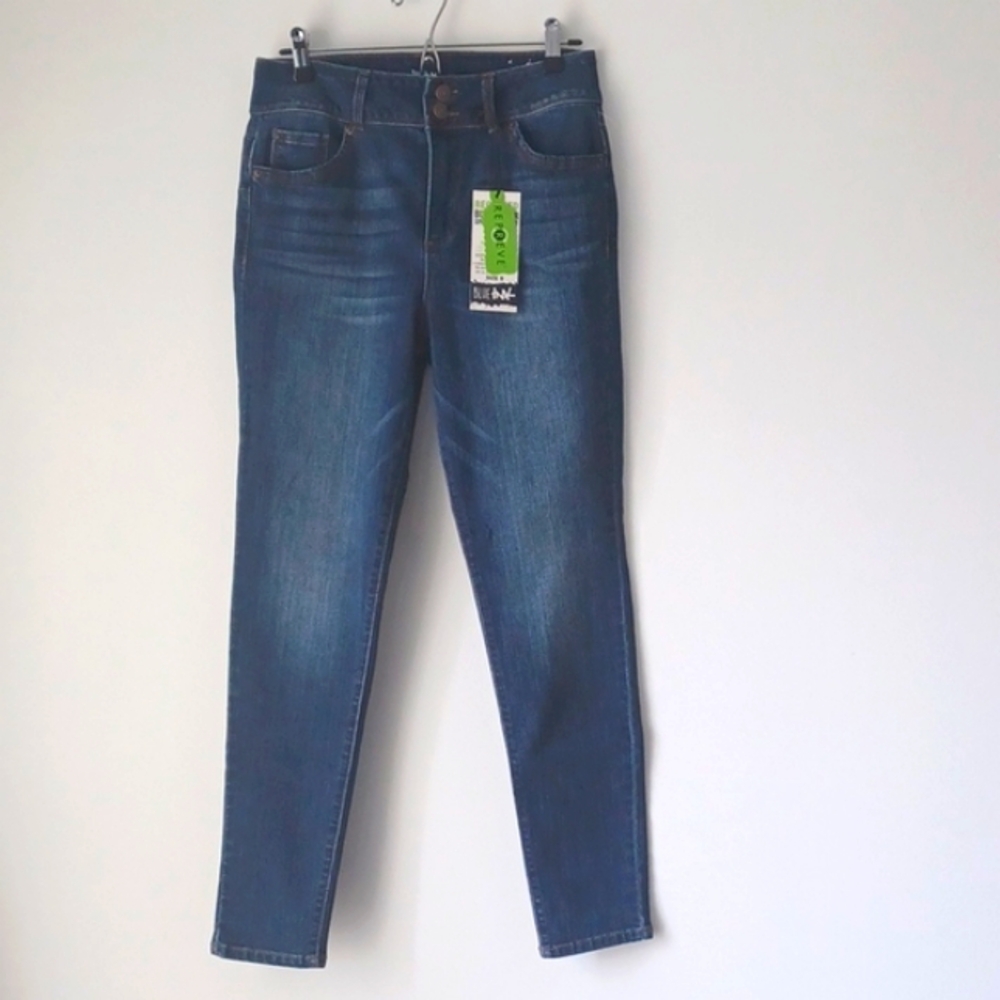NWT Size 9 denim jeans "Super High Waist Skinny, Butt Lifter" tapered blue pants